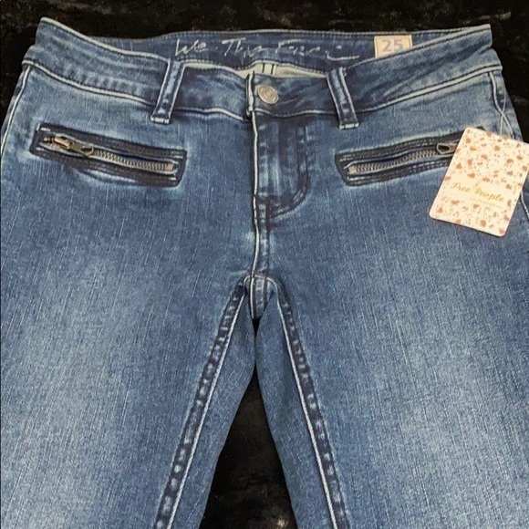 Free People Jet Low-Rise Skinny Jeans. 25 - Picture 6 of 13